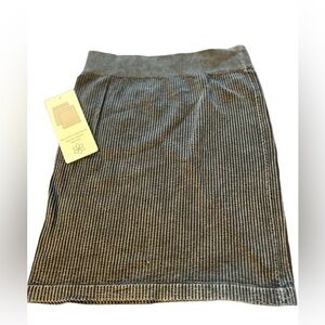 NWT AURA‎ MINI SKIRT m/l